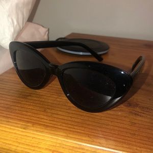 Cat-eye sunglasses